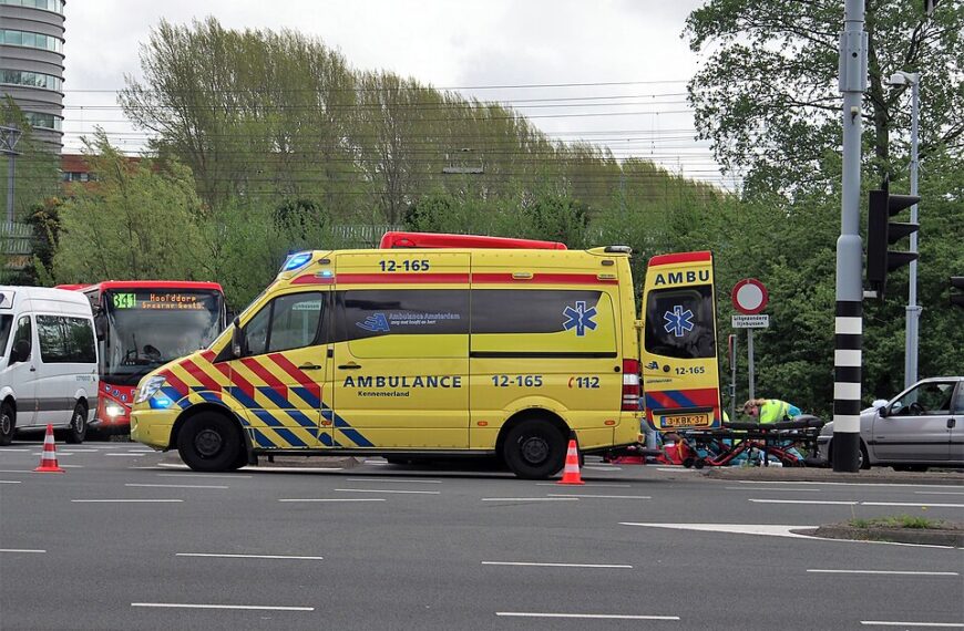 Brand in flat Bos en Lommer geëvacueerd