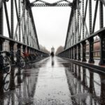 Fietsers omzeilen pontstaking via Schellingwouderbrug